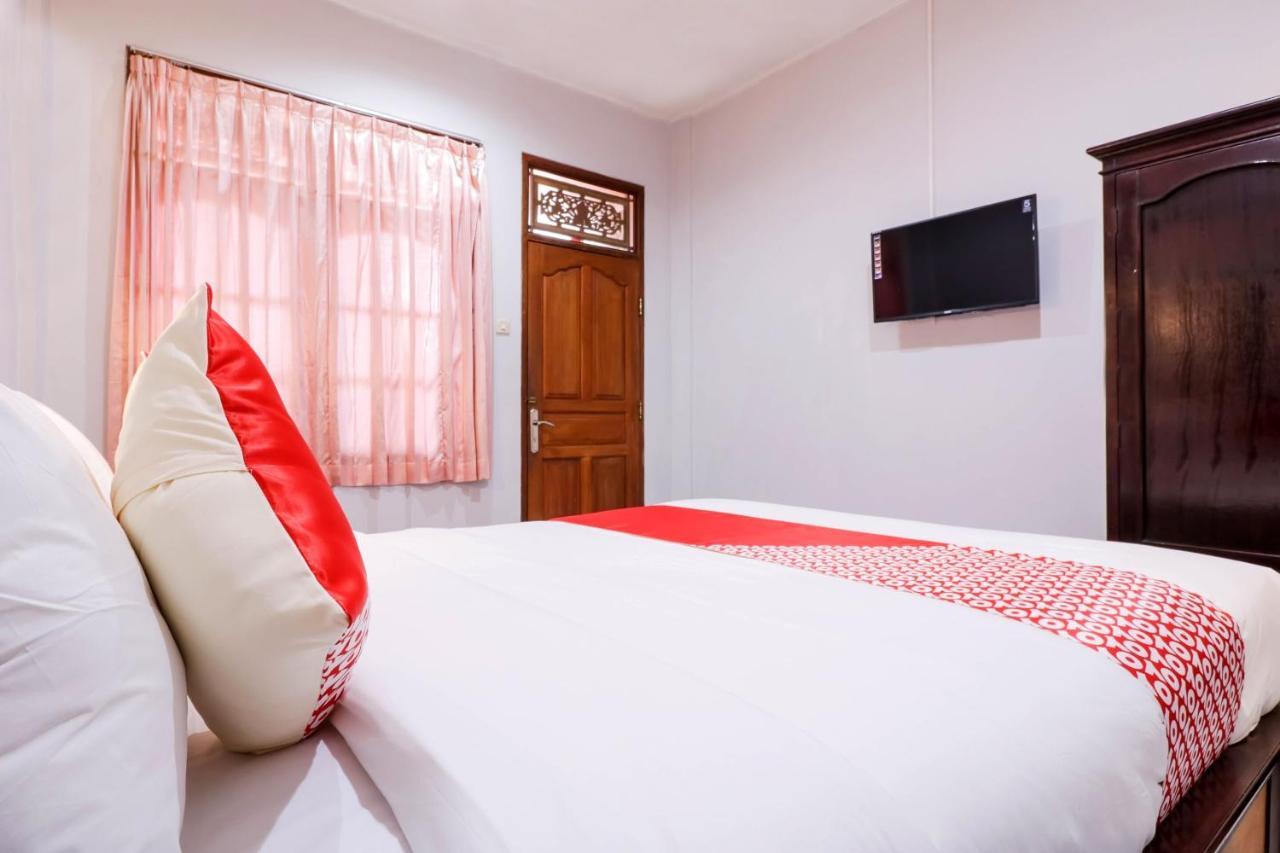 Oyo 2411 Taman Mekar Beach Inn 2 Kuta Lombok Exterior foto