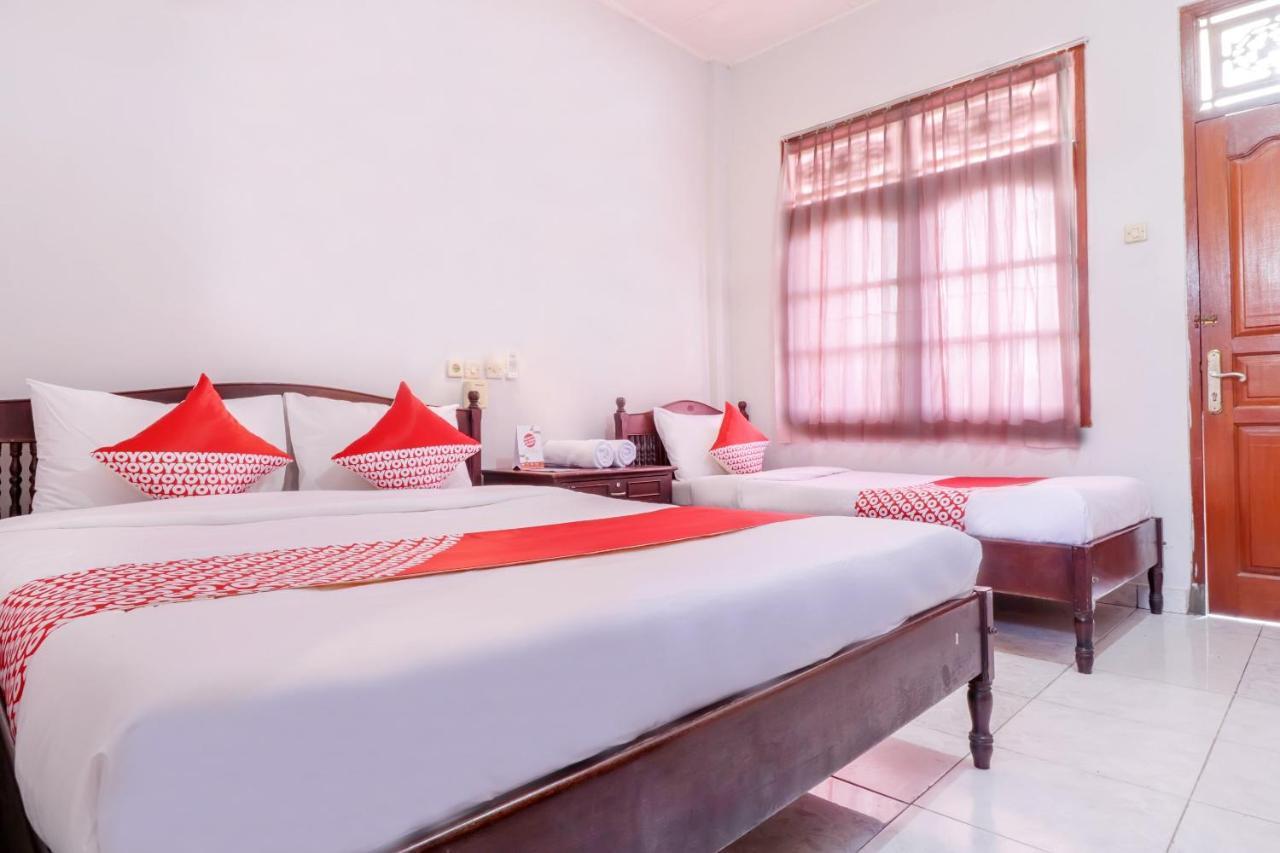 Oyo 2411 Taman Mekar Beach Inn 2 Kuta Lombok Exterior foto